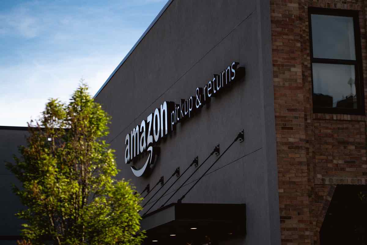 Previsti importanti aumenti allo stipendio per i dipendenti di Amazon Logistics