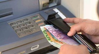 Bancomat, attenti alla truffa: così vi svuotano il conto e ve ne accorgete solo a casa