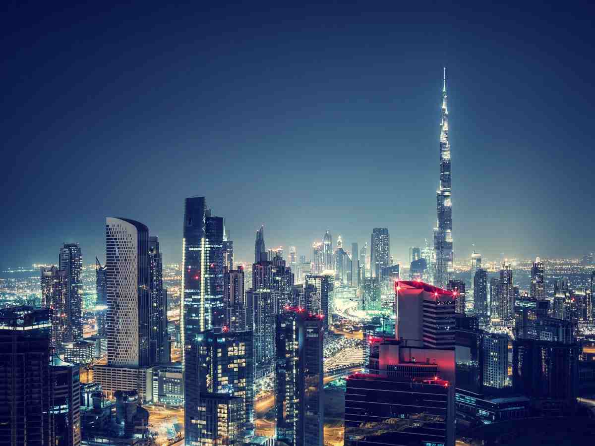 Dubai di notte